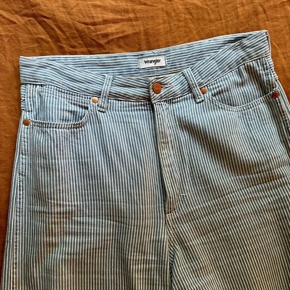 Wrangler Barrel High Rise Jean - Hick Horay Size W30